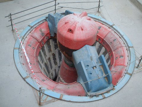 旋回破碎機(jī)現(xiàn)場(chǎng)安裝 旋回破碎機(jī)現(xiàn)場(chǎng)安裝